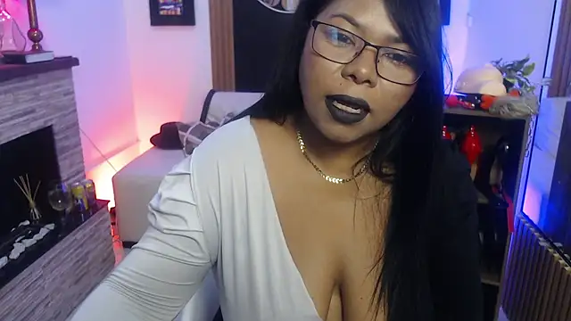 Keilathompson online show from April 10, 10:31 am