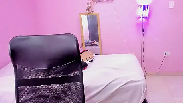 Snapshot of TEE_DIRTY_SQUIRT chatting on March 1, 11:50 am TEE DIRTY SQUIRT online show from March 1, 11:50 am