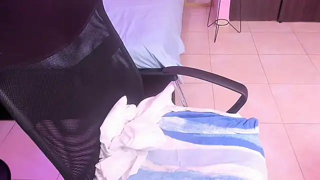 Snapshot of TEE_DIRTY_SQUIRT chatting on September 11, 7:25 pm TEE DIRTY SQUIRT online show from September 11, 7:25 pm