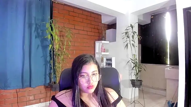 Snapshot of TEE_DIRTY_SQUIRT chatting on November 19, 4:40 pm TEE DIRTY SQUIRT online show from November 19, 4:40 pm