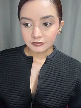 Melanyprada online show from April 8, 4:45 am