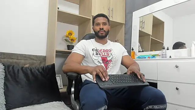 Snapshot of karsonmorris chatting on October 20, 5:24 pm karsonmorris online show from October 20, 5:24 pm