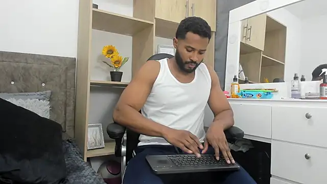 Snapshot of karsonmorris chatting on October 22, 7:24 pm karsonmorris online show from October 22, 7:24 pm