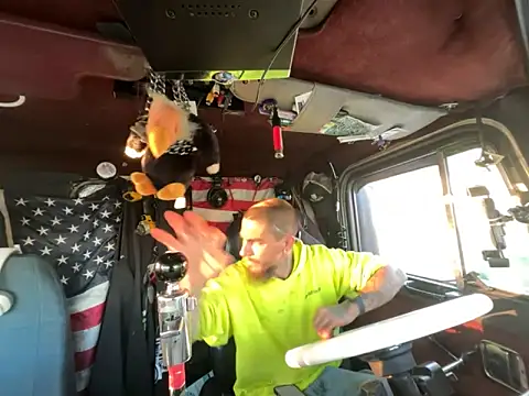 XMeF10 online show from April 14, 11:16 am