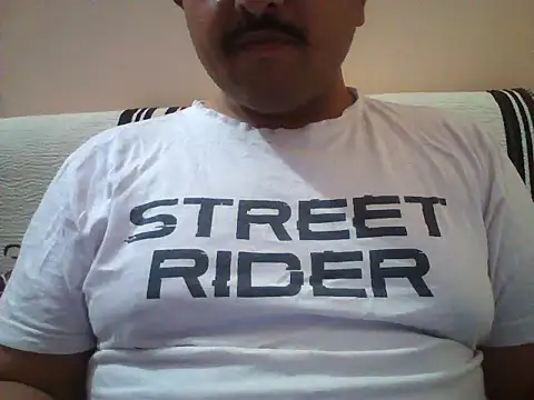 Akhil3290 online show from April 16, 3:24 pm