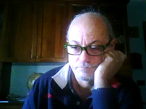 Snapshot of gianbragallini chatting on December 21, 8:50 am gianbragallini online show from December 21, 8:50 am