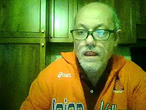 Snapshot of gianbragallini chatting on December 28, 8:47 pm gianbragallini online show from December 28, 8:47 pm