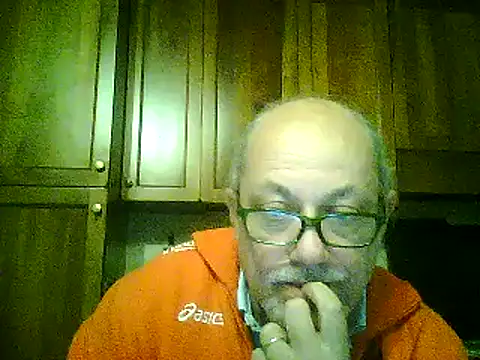 Snapshot of gianbragallini chatting on December 29, 10:25 pm gianbragallini online show from December 29, 10:25 pm