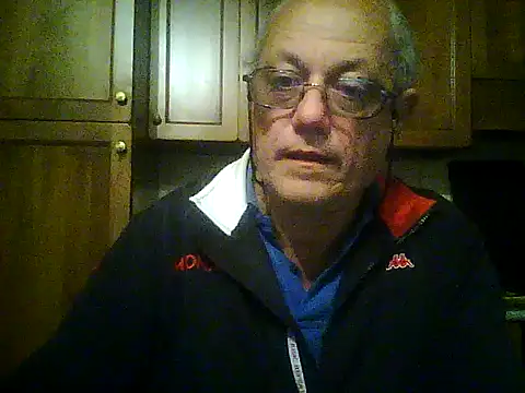 Snapshot of gianbragallini chatting on October 2, 10:06 pm gianbragallini online show from October 2, 10:06 pm