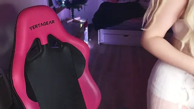 ce leste   online show from December 30, 4:51 pm