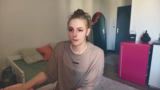 ce leste   online show from February 7, 11:47 am