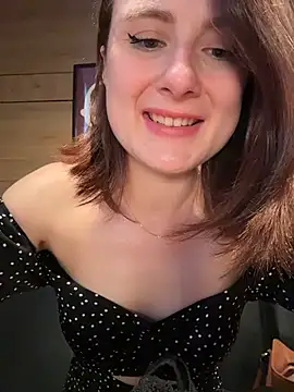 Snapshot of Dina_Tease chatting on June 27, 12:22 pm Dina Tease online show from June 27, 12:22 pm