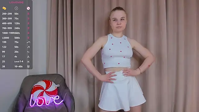 OdetteHarwick online show from April 10, 7:13 am