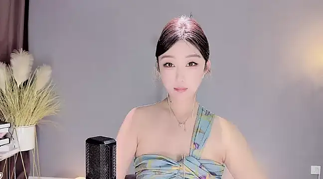 Snapshot of jingling666 chatting on January 18, 12:57 am jingling666 online show from January 18, 12:57 am