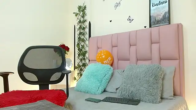 isabela ferrer  online show from February 15, 1:05 pm