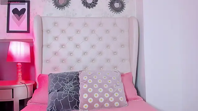 melanie hills online show from February 4, 11:38 am