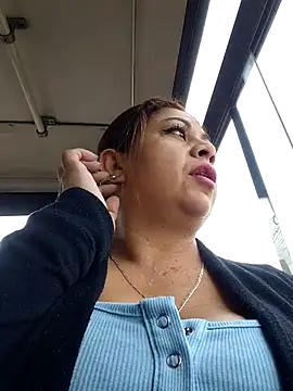 Laura-Hernandez online show from April 13, 2:55 pm