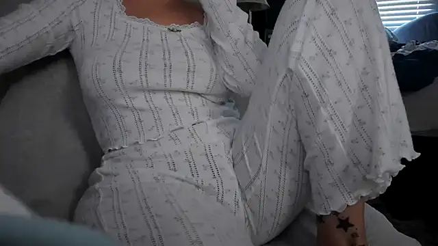 Snapshot of bigb00tyjudyyX chatting on November 19, 3:56 pm bigb00tyjudyyX online show from November 19, 3:56 pm