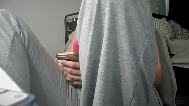 Snapshot of bigb00tyjudyyX chatting on March 4, 2:34 pm bigb00tyjudyyX online show from March 4, 2:34 pm