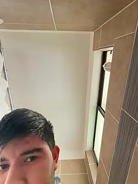 Yann 18 online show from February 6, 6:00 pm