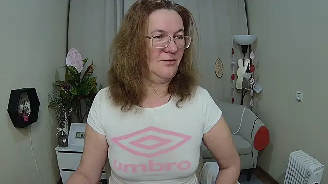 HolyMilfa online show from April 15, 6:42 am