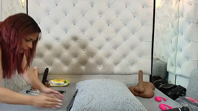 Snapshot of VALENTINA3x chatting on June 26, 3:44 am VALENTINA3x online show from June 26, 3:44 am
