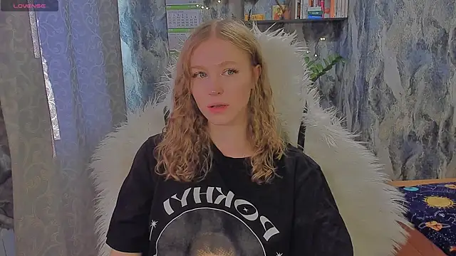 Snapshot of JuxxxsyBunx chatting on September 30, 11:15 am JuxxxsyBunx online show from September 30, 11:15 am