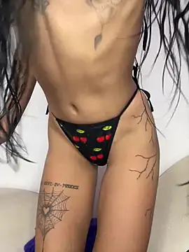 Snapshot of Exotic_girl666 chatting on May 19, 1:22 am Exotic girl666 online show from May 19, 1:22 am
