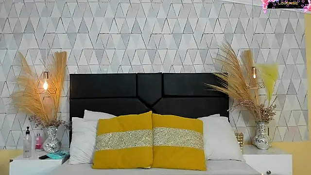 JustinePerry online show from March 19, 4:05 am