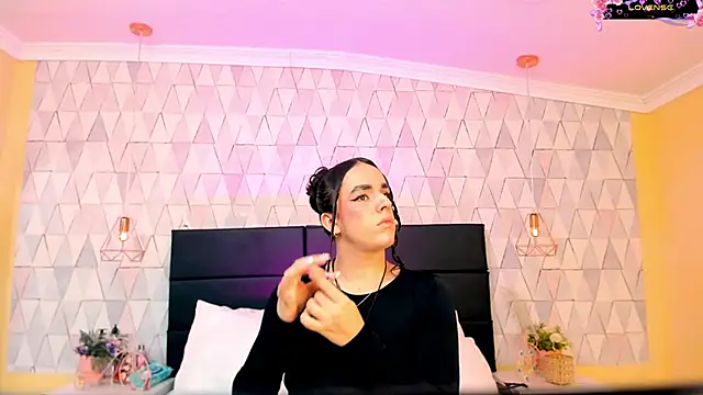 JustinePerry online show from April 14, 3:56 am