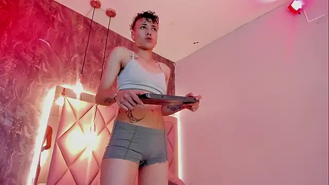 megan 100 online show from April 10, 7:07 pm