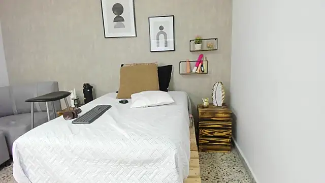 Snapshot of afrodita_martinez chatting on February 12, 8:07 pm afrodita martinez online show from February 12, 8:07 pm