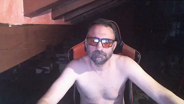 Snapshot of 6996horus chatting on November 18, 12:16 am 6996horus online show from November 18, 12:16 am