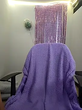 Snapshot of 911Calling chatting on February 11, 9:14 pm 911Calling online show from February 11, 9:14 pm