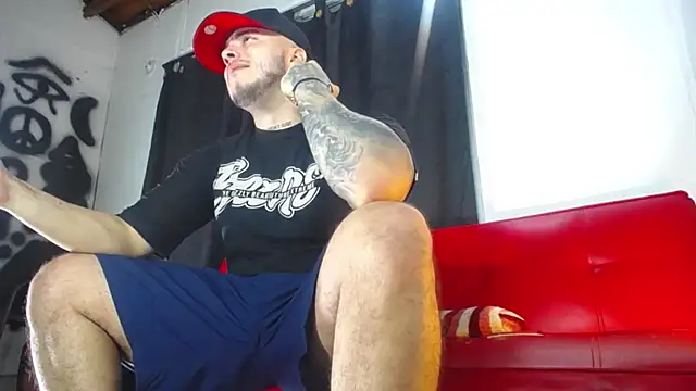 Snapshot of Dexter-T chatting on December 12, 1:43 am Dexter-T online show from December 12, 1:43 am