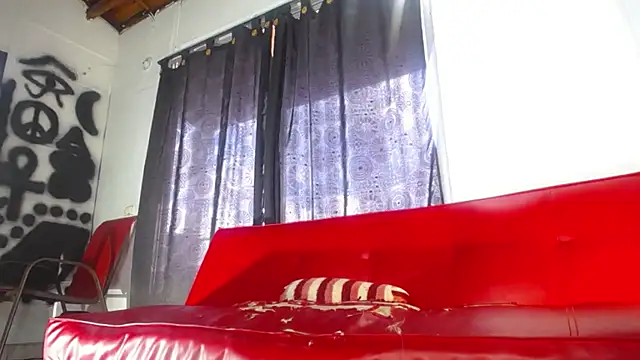 Snapshot of Dexter-T chatting on December 21, 8:54 pm Dexter-T online show from December 21, 8:54 pm