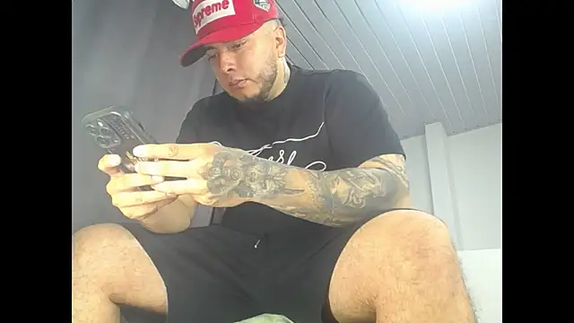 Snapshot of Dexter-T chatting on September 12, 3:06 am Dexter-T online show from September 12, 3:06 am