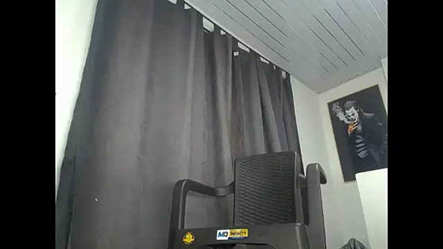 Snapshot of Dexter-T chatting on October 16, 11:06 pm Dexter-T online show from October 16, 11:06 pm