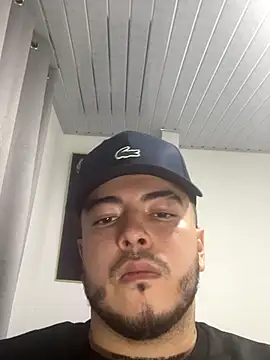 Snapshot of Dexter-T chatting on November 9, 11:47 pm Dexter-T online show from November 9, 11:47 pm