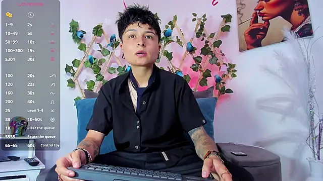 Snapshot of ZuryRamirez_ chatting on February 14, 7:44 pm ZuryRamirez online show from February 14, 7:44 pm