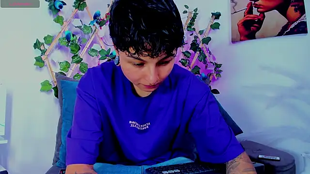 Snapshot of ZuryRamirez_ chatting on February 17, 7:31 pm ZuryRamirez online show from February 17, 7:31 pm