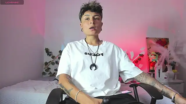 Snapshot of ZuryRamirez_ chatting on March 20, 8:08 pm ZuryRamirez online show from March 20, 8:08 pm