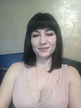 Snapshot of FireLily332 chatting on December 23, 7:30 pm FireLily332 online show from December 23, 7:30 pm