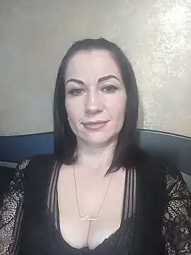Snapshot of FireLily332 chatting on January 9, 7:29 pm FireLily332 online show from January 9, 7:29 pm