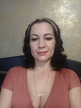 Snapshot of FireLily332 chatting on January 12, 6:59 pm FireLily332 online show from January 12, 6:59 pm
