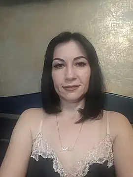 Snapshot of FireLily332 chatting on January 13, 4:41 pm FireLily332 online show from January 13, 4:41 pm