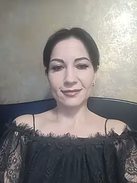 Snapshot of FireLily332 chatting on January 18, 4:53 pm FireLily332 online show from January 18, 4:53 pm