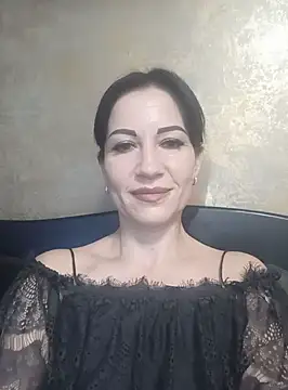 Snapshot of FireLily332 chatting on January 18, 7:58 pm FireLily332 online show from January 18, 7:58 pm