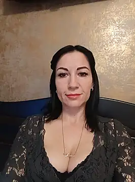 Snapshot of FireLily332 chatting on February 7, 4:35 pm FireLily332 online show from February 7, 4:35 pm