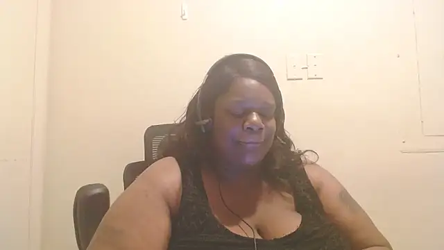 Snapshot of whitwhit86 chatting on September 16, 6:31 pm whitwhit86 online show from September 16, 6:31 pm